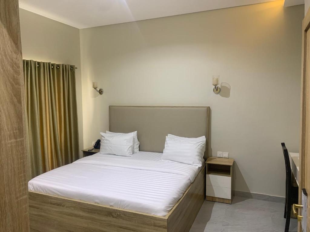 Greywood Hotel and Apartments photo 3