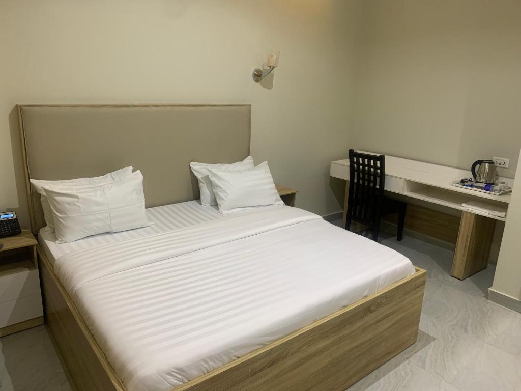 Greywood Hotel and Apartments photo 4