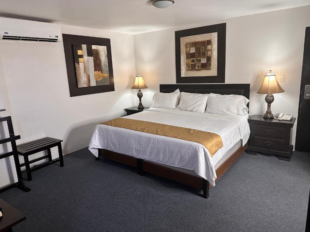 Hotel del Fresno photo 4