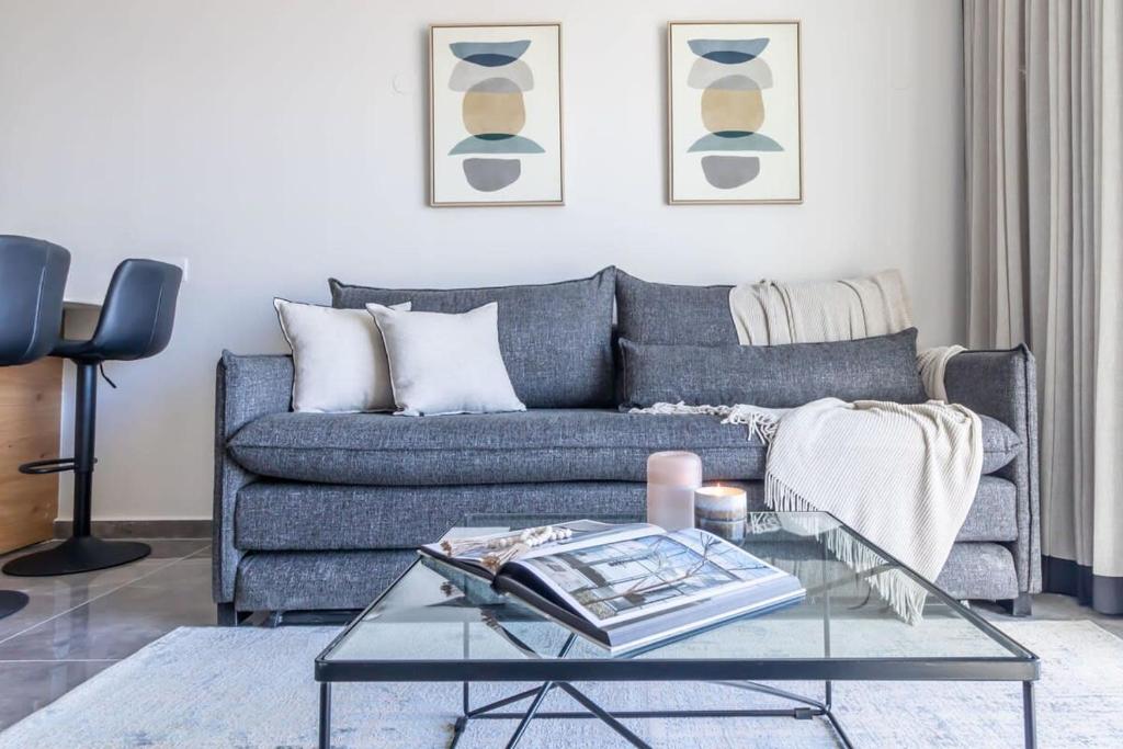 1 Bedroom Savyon View - Isrentals photo 2