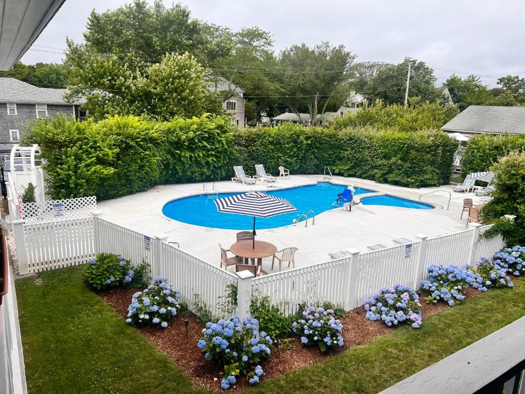 Edgartown Commons Vacation Apartments photo 4