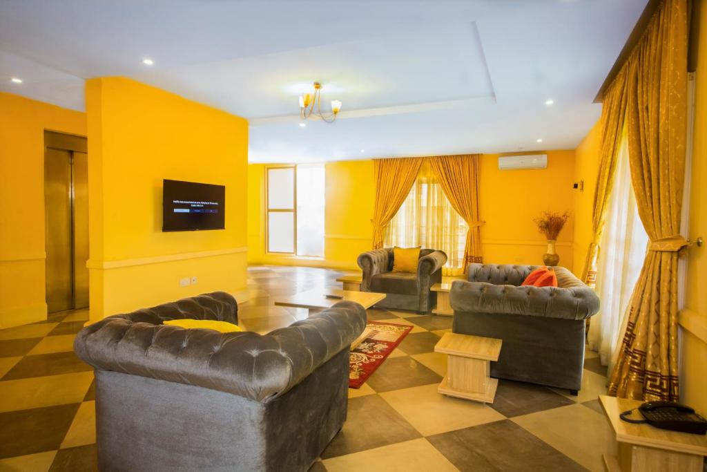 4 Bedroom Terrace Apartment Flat #1 photo 4