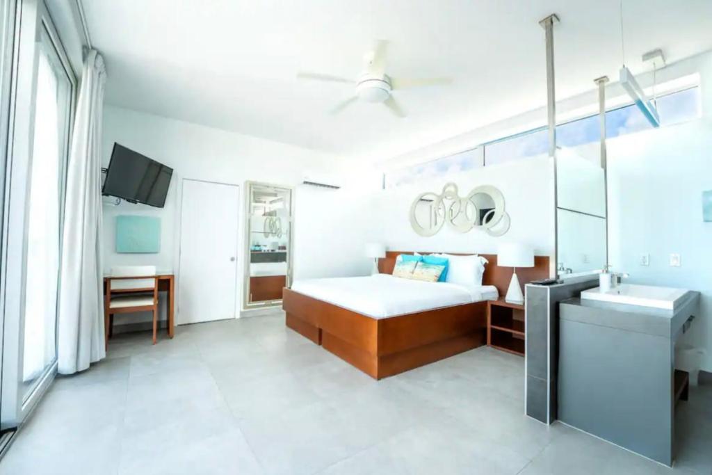 Entire Villa in Providenciales, Long Bay Beach, Turks and Caicos Islands photo 2