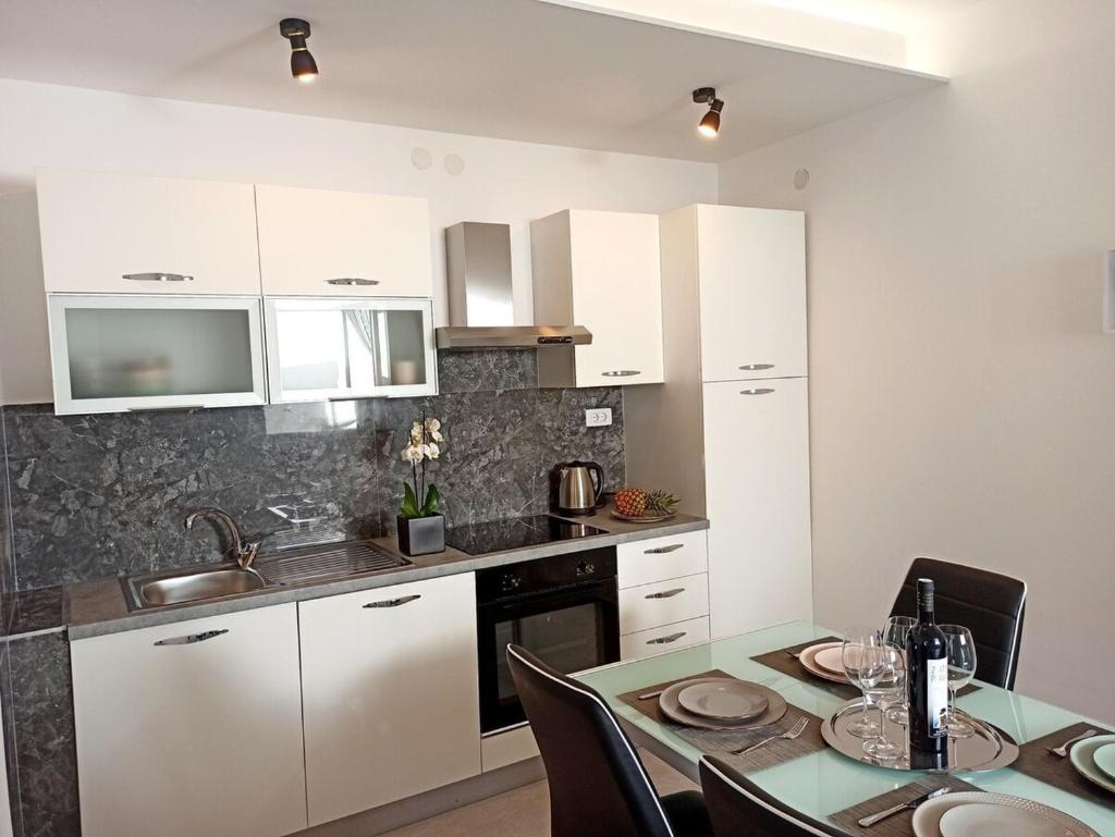 Apartment Modern photo 2
