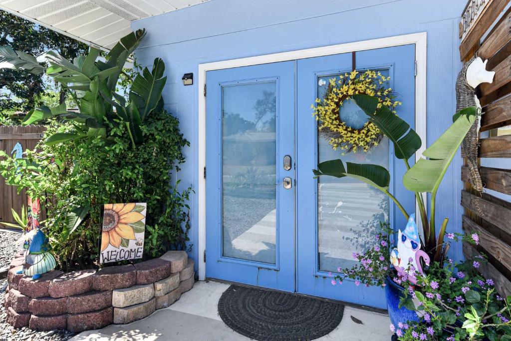 Dog-Friendly Jacksonville Beach Apt near Golf! photo 2