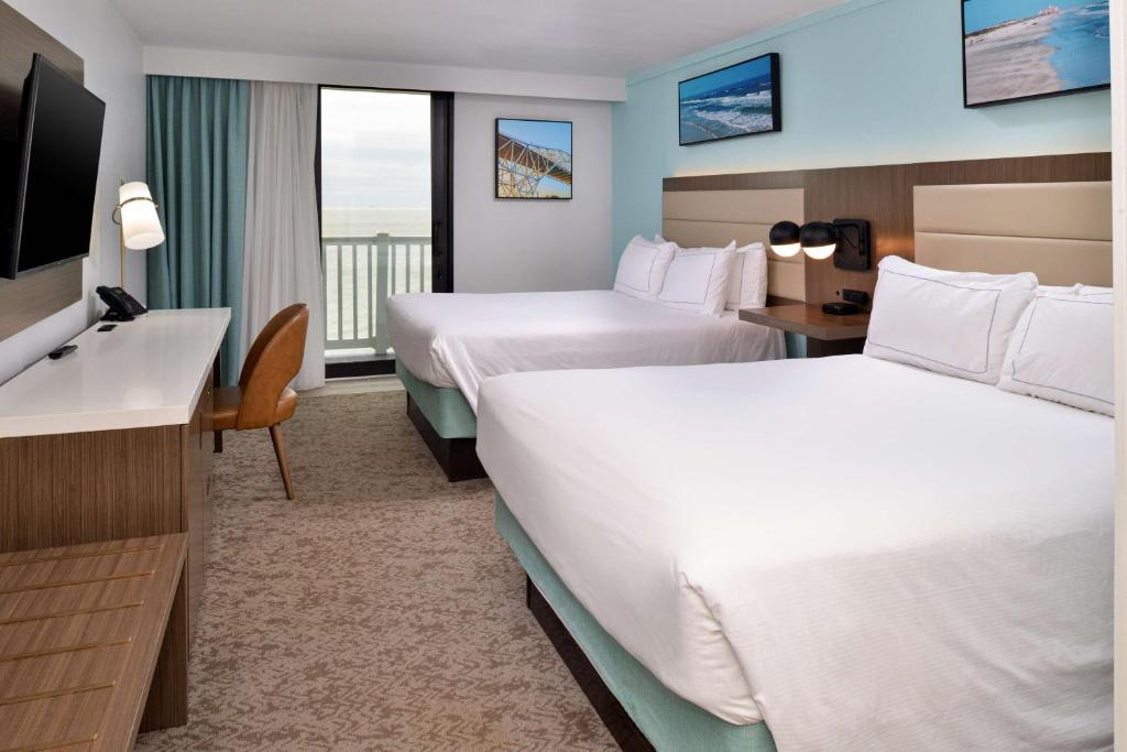 DoubleTree by Hilton Corpus Christi Beachfront - Tap to explore photos