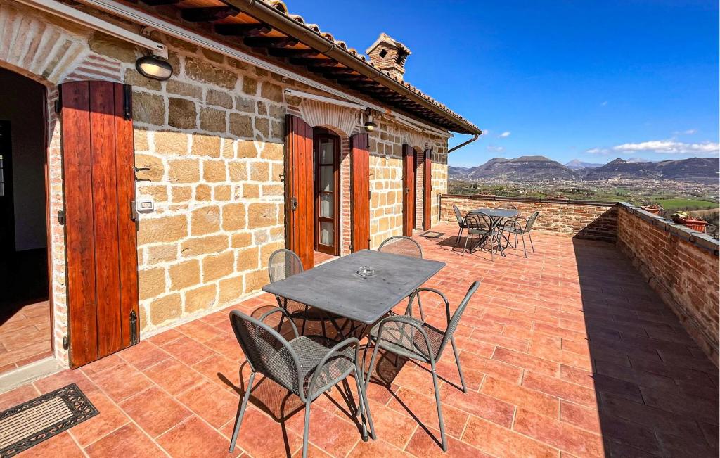2 Bedroom Nice Apartment In Gubbio