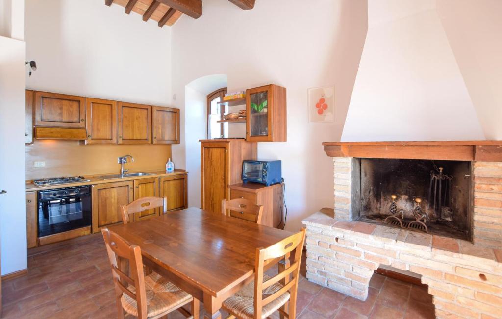 Awesome Apartment In Gubbio With Wifi photo 2