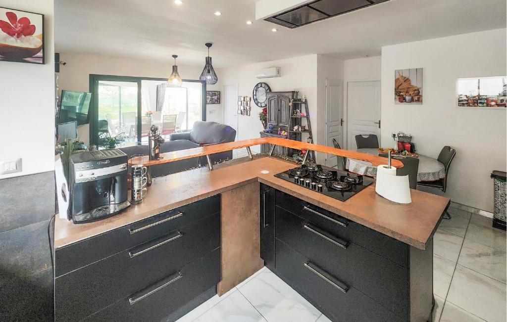 Awesome Home In Bessan With Wifi photo 2