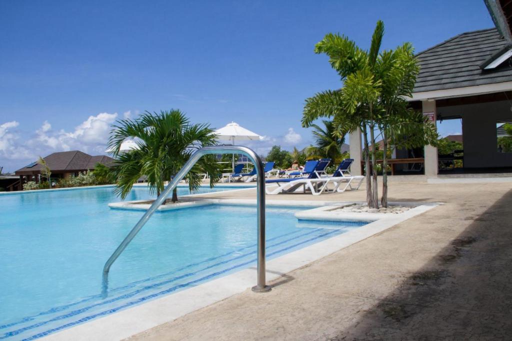 Sea Breeze Villa photo 3