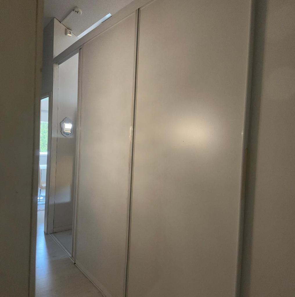 Small guest room photo 1