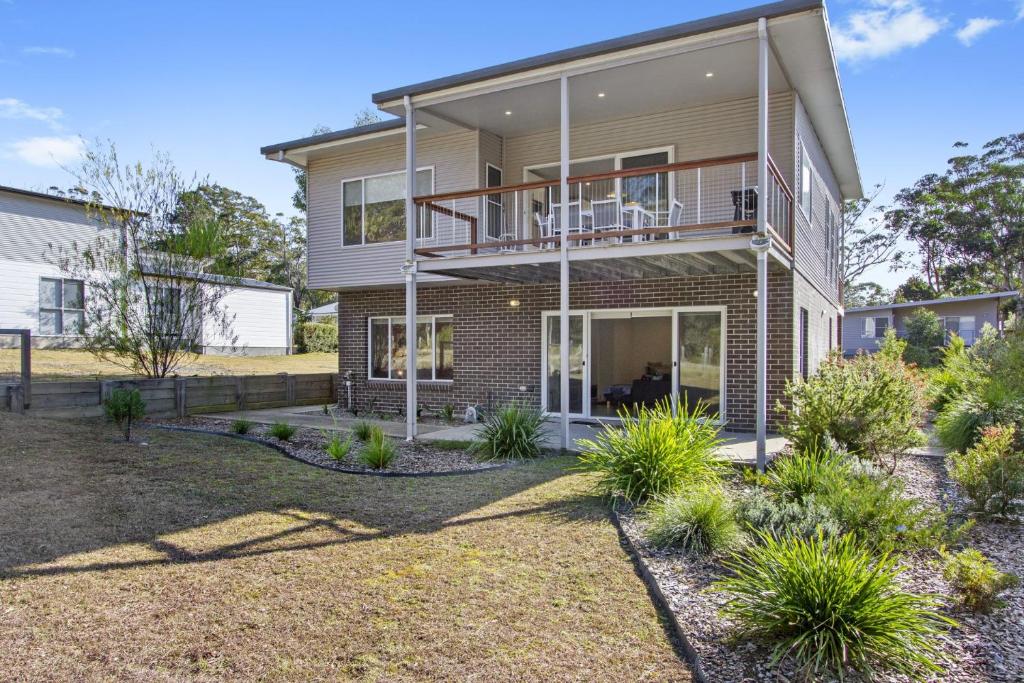 Allawah beach house with Dee Beach views
