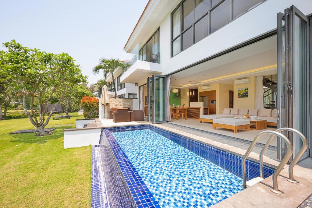 Ocean Villa Resort Private Beach Da Nang