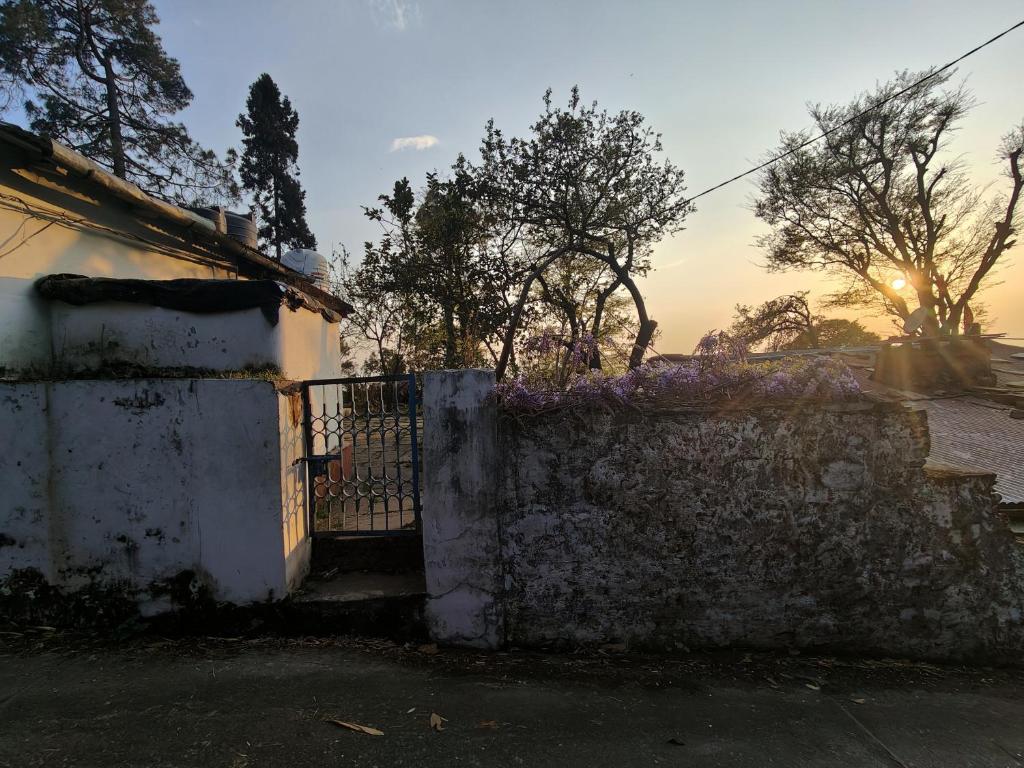 Turiya niwas Kasar Devi photo 1