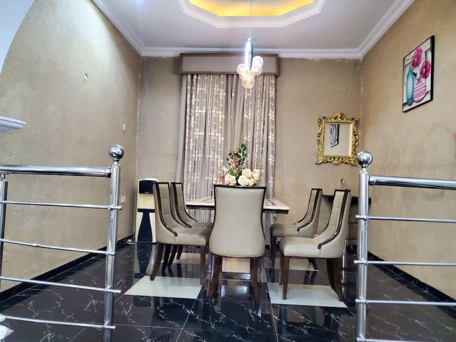 3 bedrooms with Modern Amenities photo 2