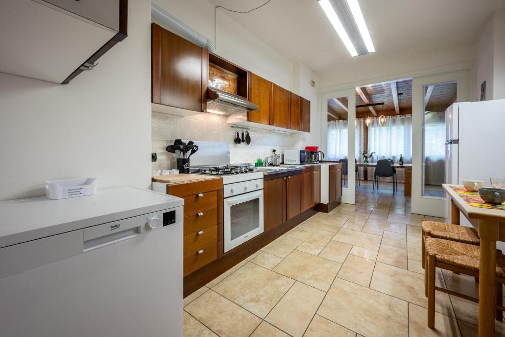 Two bedroom apartment with garage - Larihome A56 photo 3