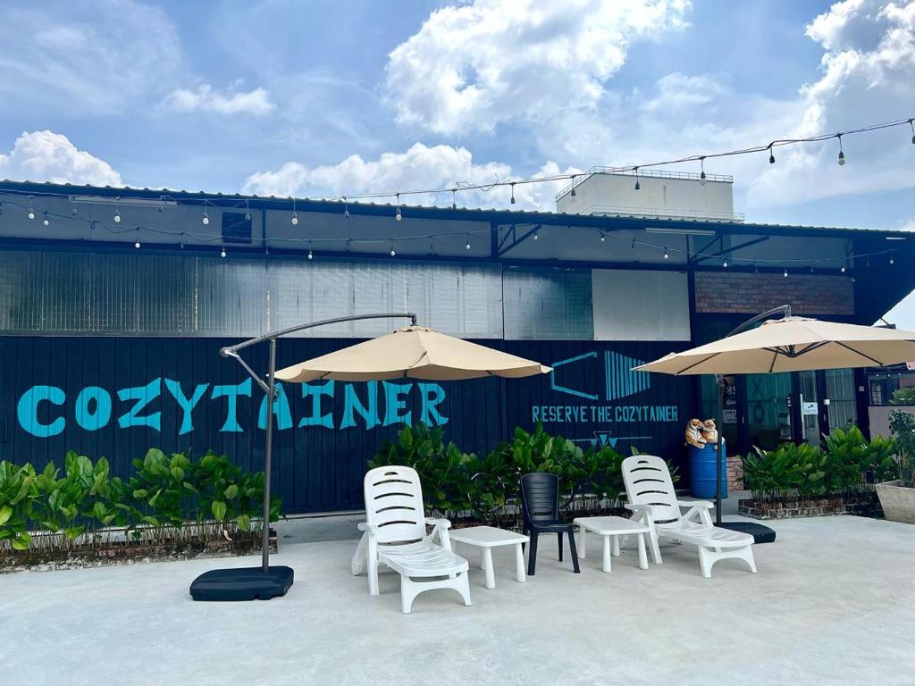 Reserve The Cozytainer photo 3