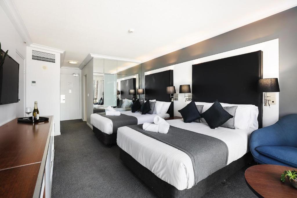 Central Surfers Studio Apartment FL7 - Tap to explore photos