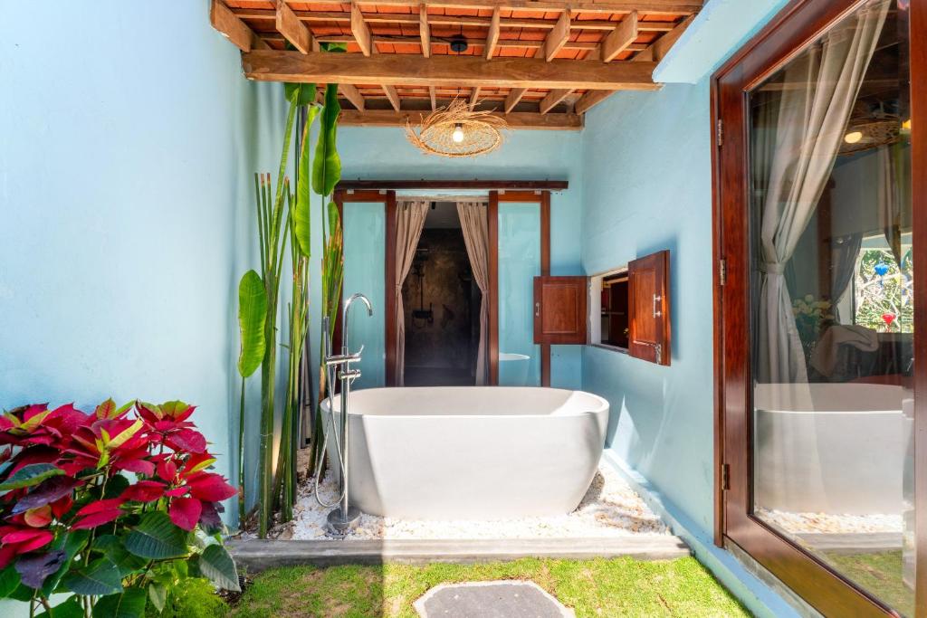 Garden of Love Villa in An Bang, Hoi An photo 2