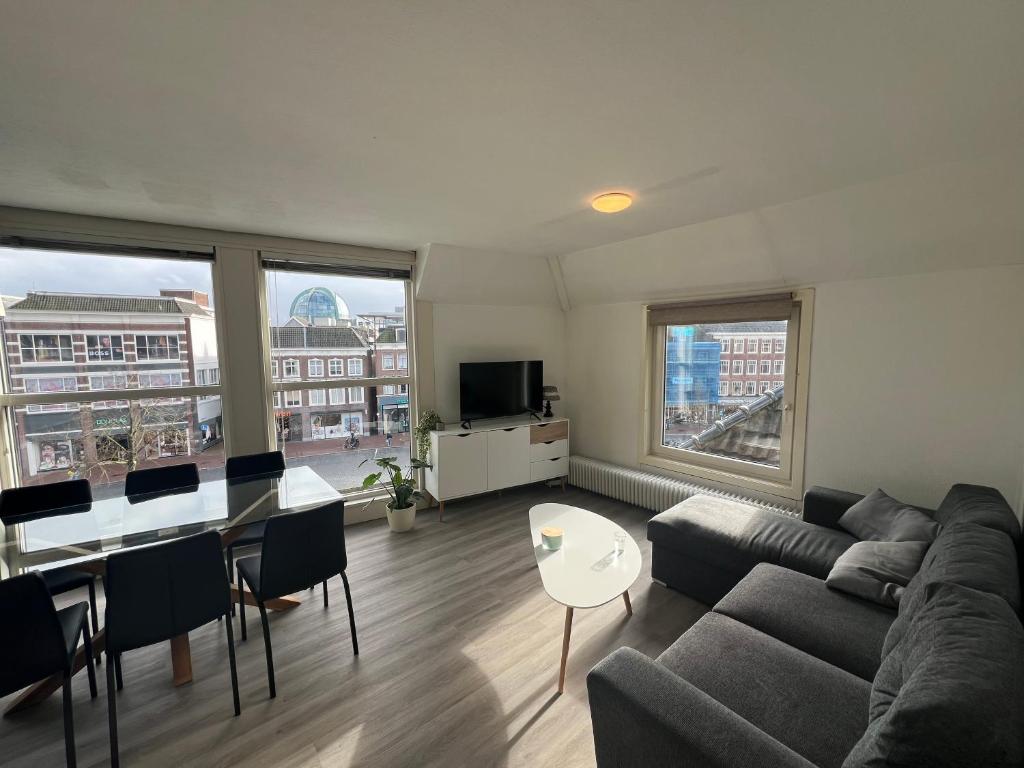 Appartement met prachtig uitzicht over de binnenstad van Leeuwarden photo 1