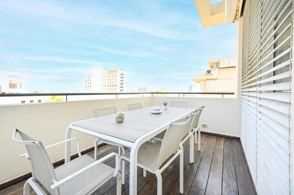 3BR Penthouse at Hilton Beach by HolyGuest photo 4