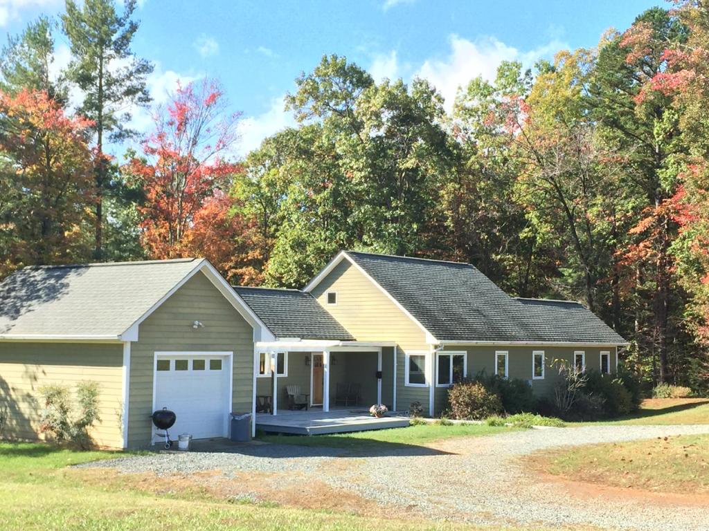 Montfair Resort Farm image