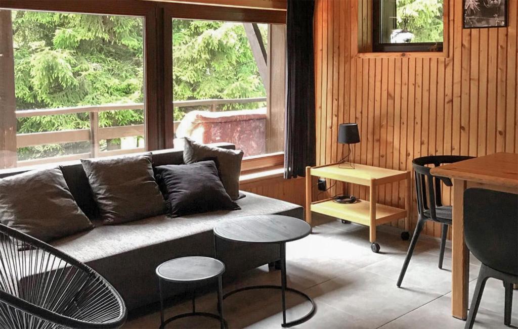 3 Bedroom Beautiful Home In Studzienice photo 4