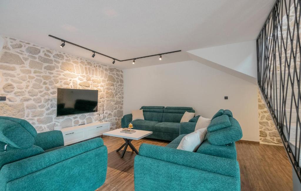 Lovely Home In Runovic With Wifi photo 2