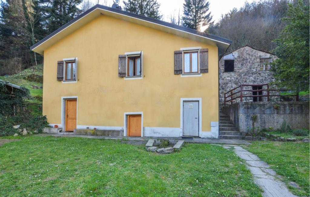 Gorgeous Home In Varese Ligure With Kitchen