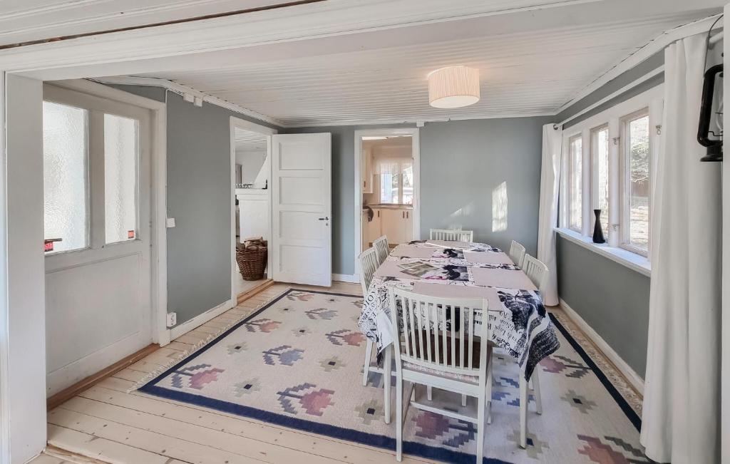 Lovely Home In Alingss With Lake View photo 4