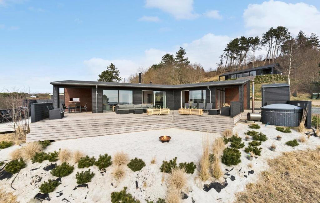 Beautiful Home In Knebel With 4 Bedrooms, Sauna And Wifi