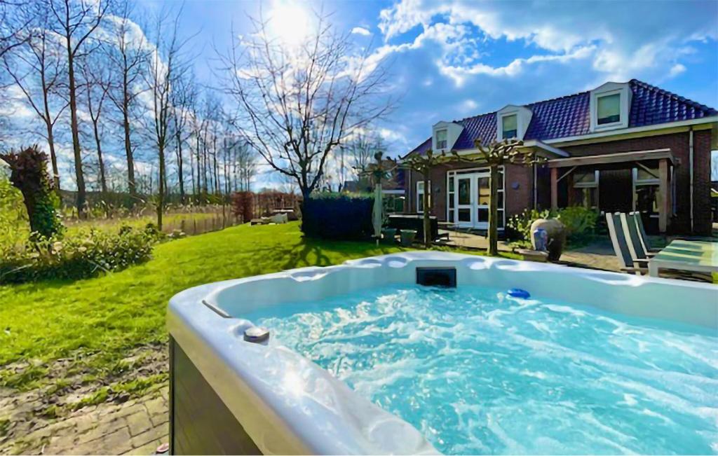 Awesome Home In Zeewolde With 4 Bedrooms, Wifi And Outdoor Swimming Pool