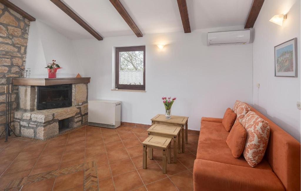 Awesome Home In Nova Vas With Outdoor Swimming Pool photo 3