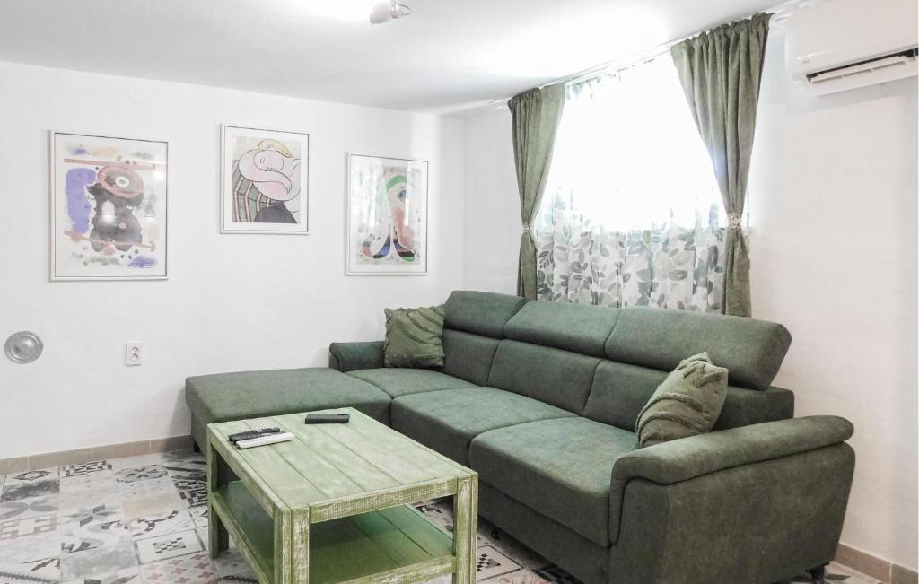 Nice Apartment In Palit With Kitchen photo 2