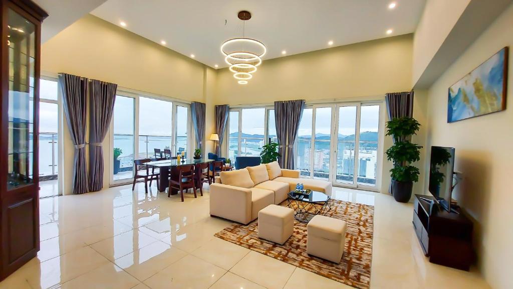 Căn hộ PENTHOUSE TẦNG 27 trung tâm Khu Du Lịch Bãi Cháy