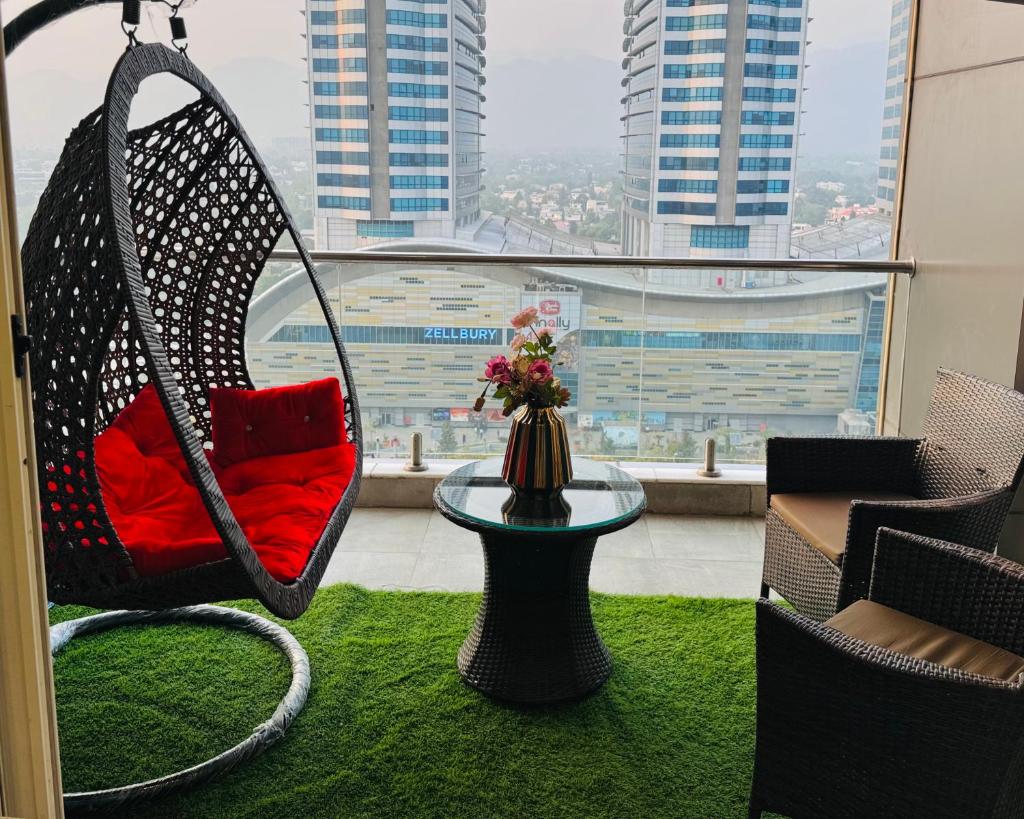 Sky Heights Luxury Apartments Opposite Centaurus Mall Islamabad photo 3