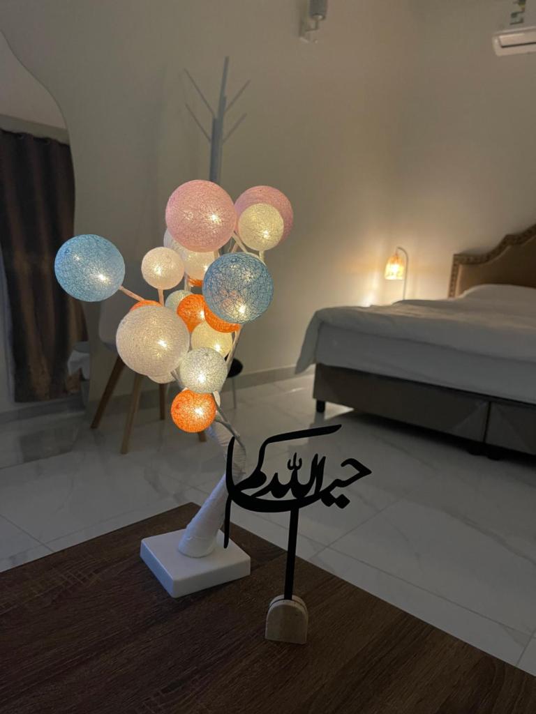 استديو جديد بجلسة جانبية photo 3