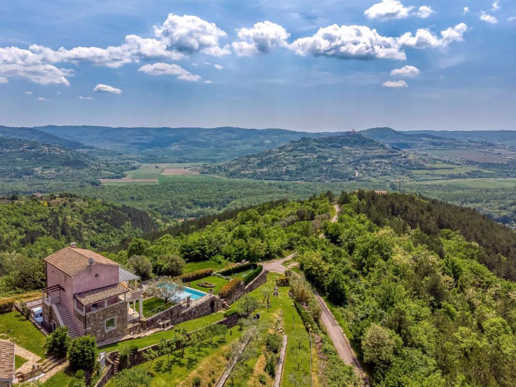 Villa Villa Over the Hilltop by Interhome