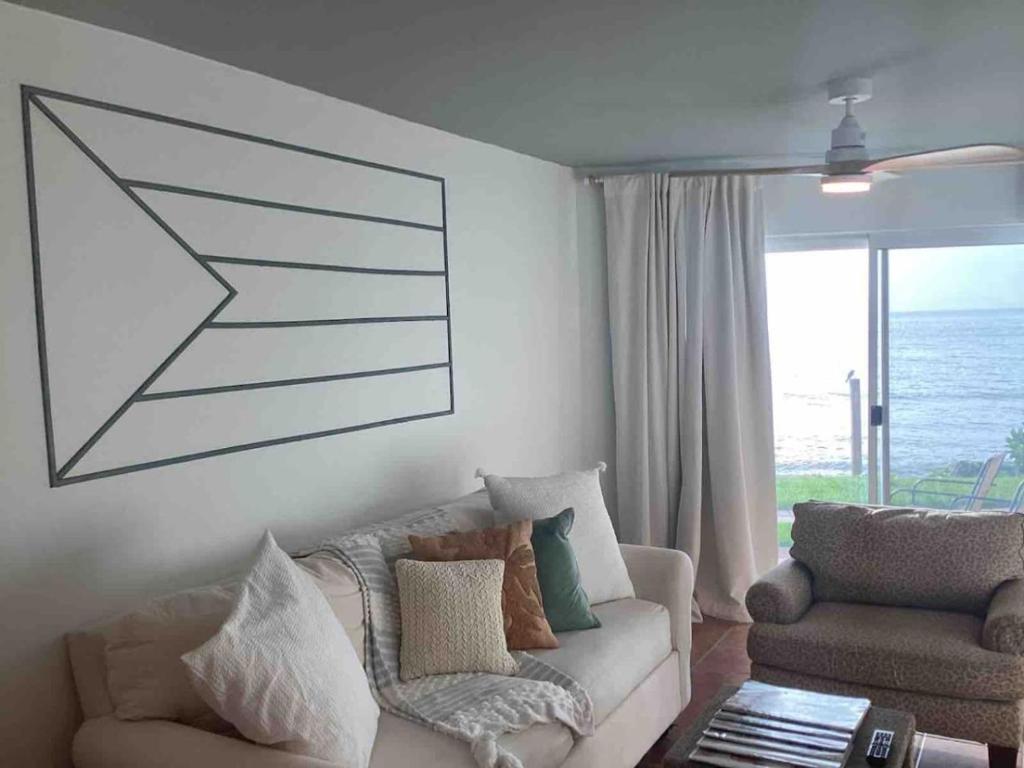 Beachfront Luxury Apartment photo 1