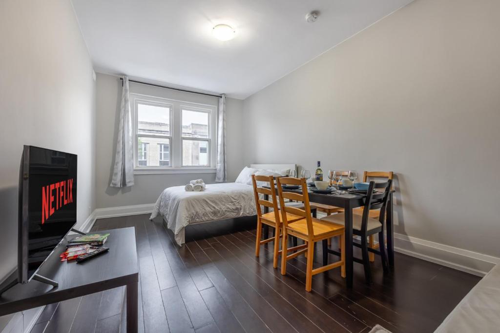Serenity by the Falls - Modern 2 Bedroom Hideaway photo 3