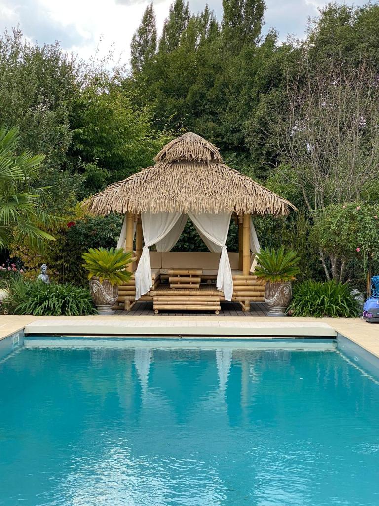 maison avec 5 chambres de standing photo 3
