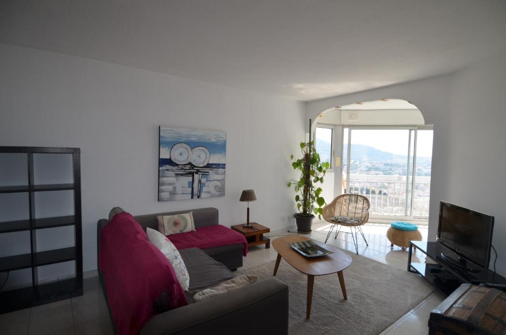 Appartement vue panoramique avec piscine pour 6 personnes à Nice quartier Pessicart photo 3