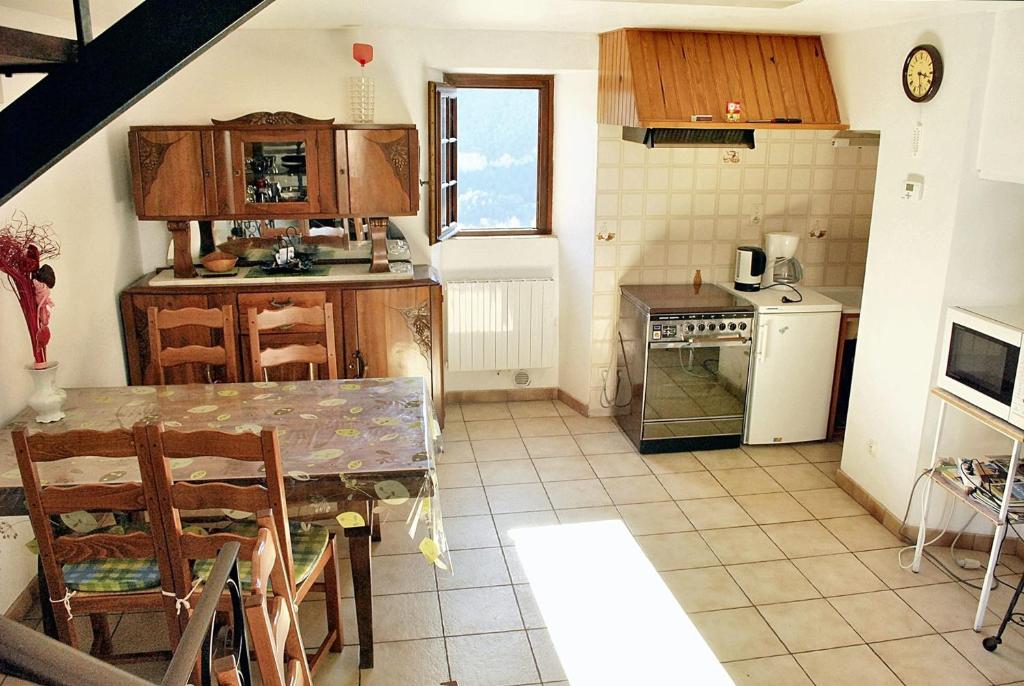 Maison de 2 chambres a Mostuejouls photo 1