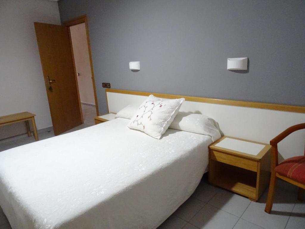 Hostal Pirineos Ainsa photo 1