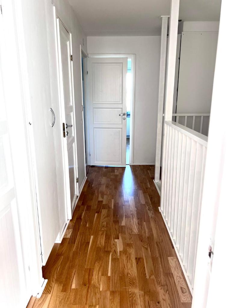 Lukas Villa photo 4