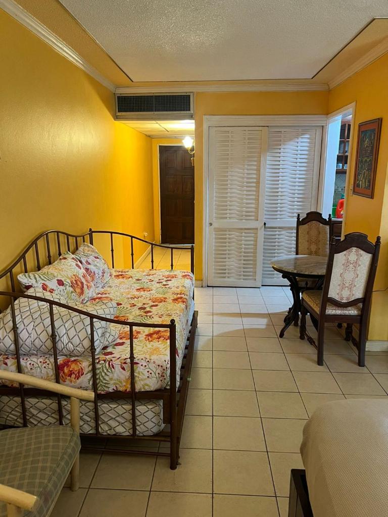 Sunny Tides at Montego Bay Club Resort photo 1