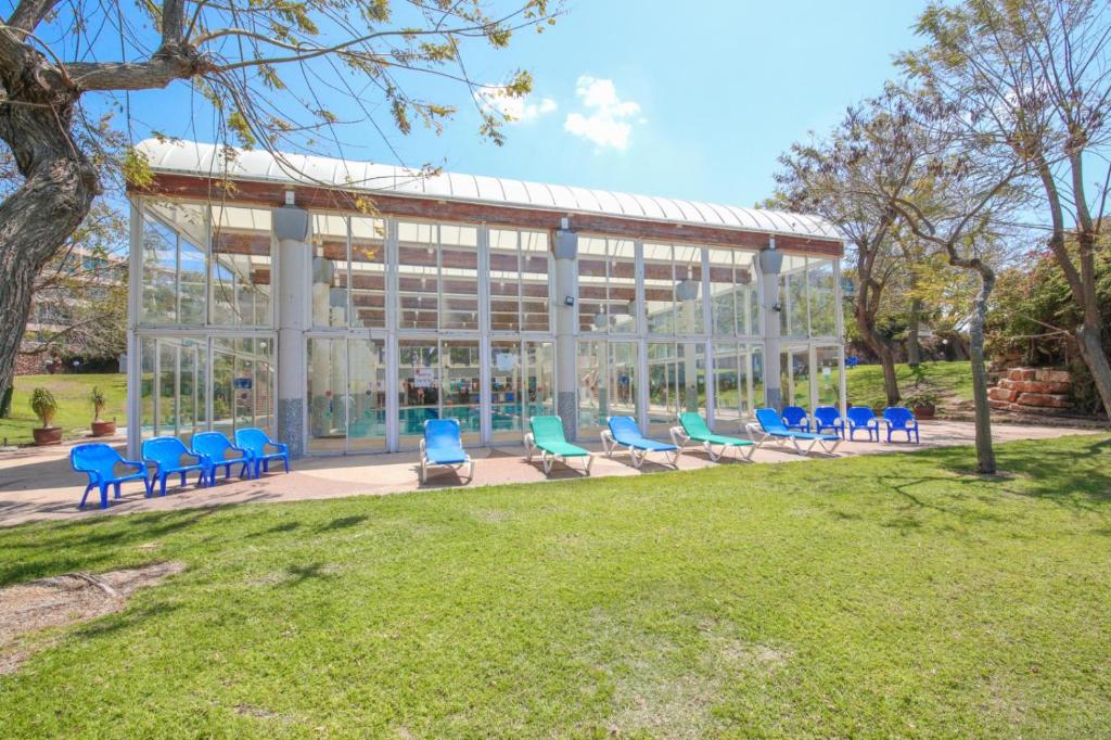 מול הים בקיסריה photo 4