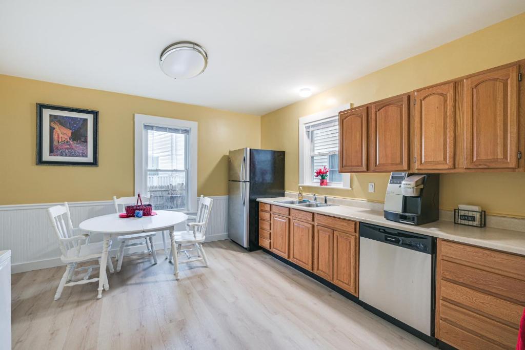 Medford Apartment Rental, 5 Mi to Downtown Boston photo 1