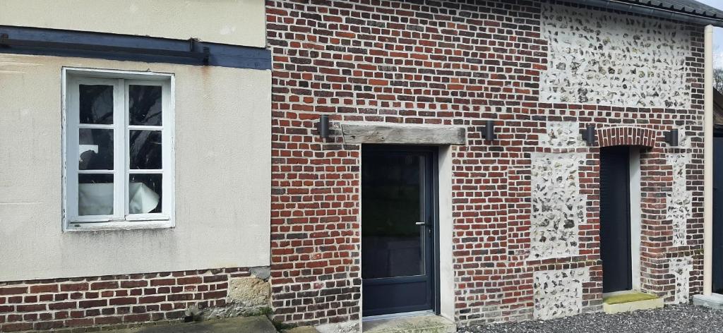 Le Thuit - F2 Plain pied tout équipé à la ferme photo 2
