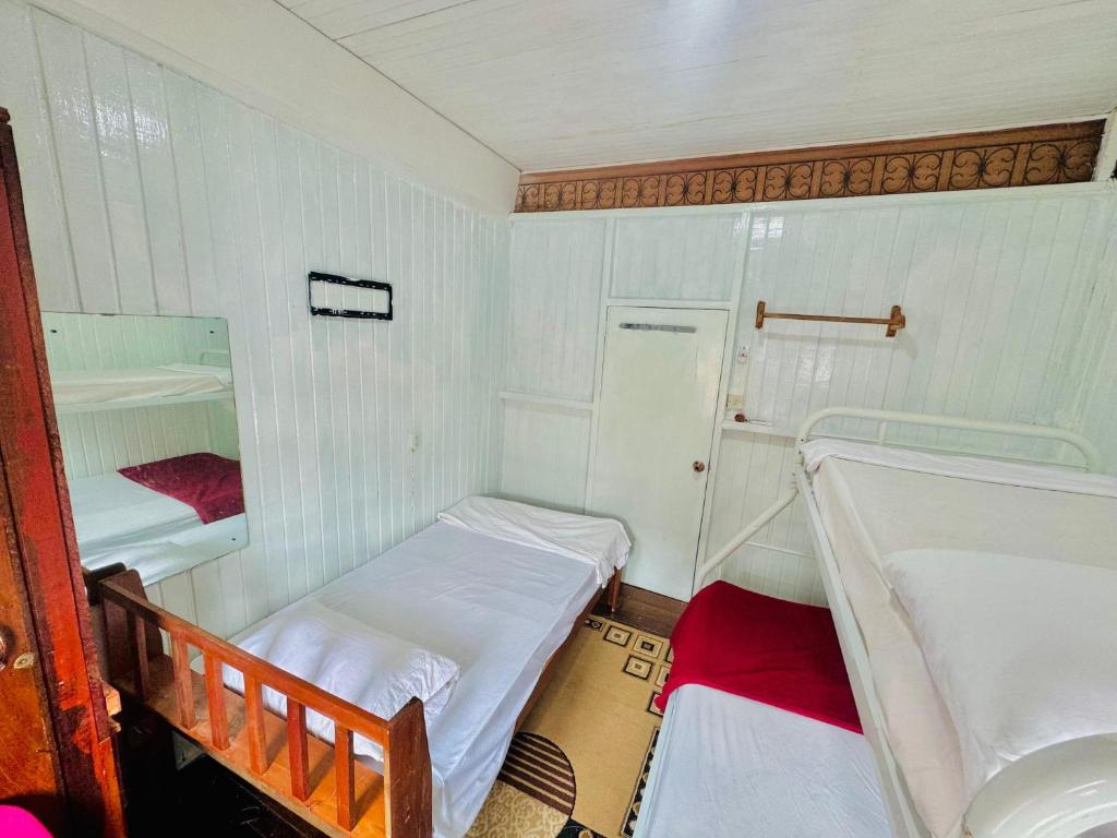 SMITH'S HOMESTAY photo 2